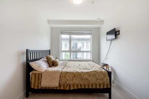 421-13963 105 Boulevard, Surrey, BC 