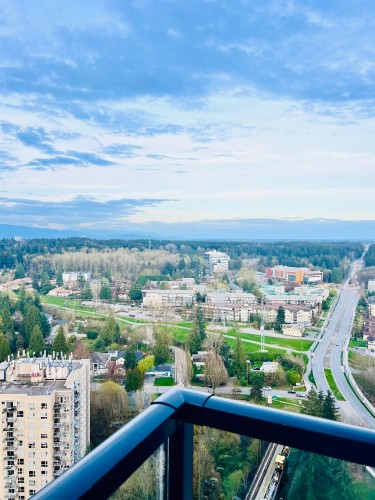 29F-13725 George Junction, Surrey, BC 