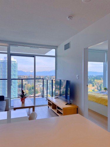 29F-13725 George Junction, Surrey, BC 