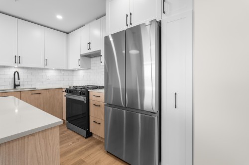 B606-27215 Aldergrove Town Centre Drive, Langley, BC 