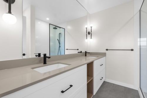 B606-27215 Aldergrove Town Centre Drive, Langley, BC 