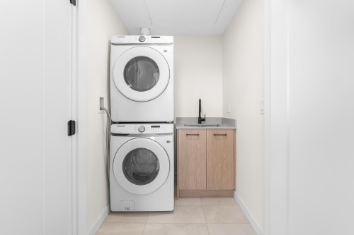 B606-27215 Aldergrove Town Centre Drive, Langley, BC 