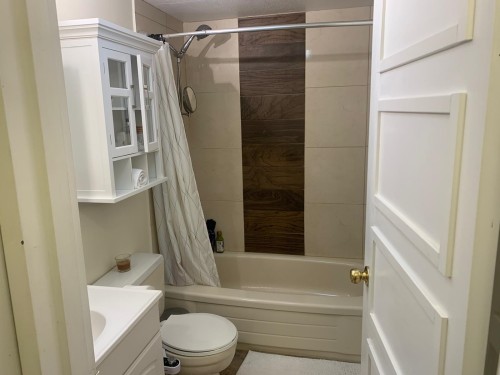 201-10560 154 Street, Surrey, BC 