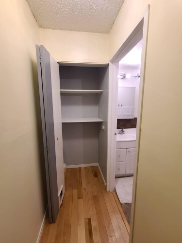 201-10560 154 Street, Surrey, BC 