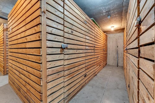 201-10560 154 Street, Surrey, BC 