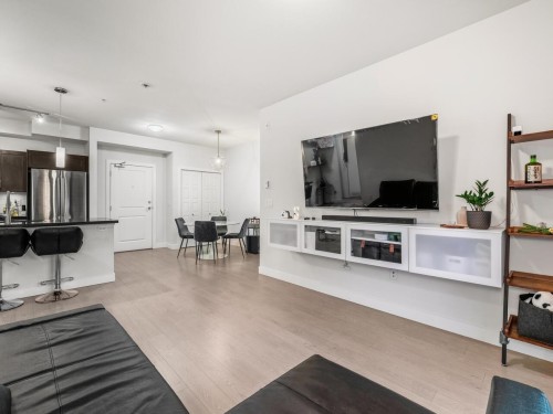 206-20062 Fraser Highway, Langley, BC 