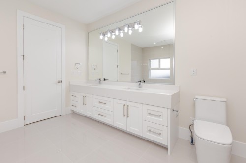 15672 82A Avenue, Surrey, BC 