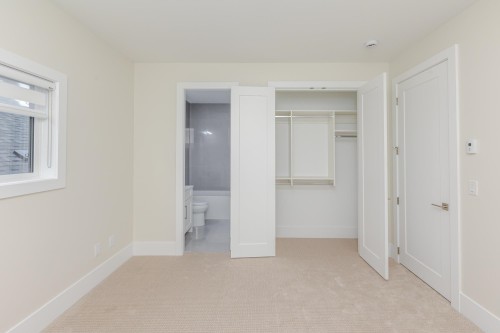 15672 82A Avenue, Surrey, BC 