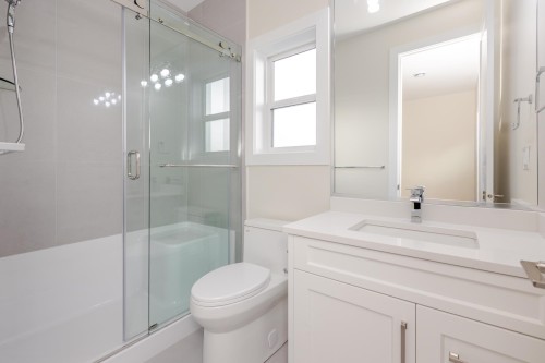 15672 82A Avenue, Surrey, BC 