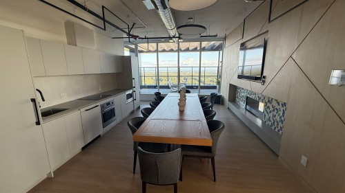 512-13725 George Junction, Surrey, BC 