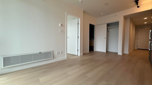 512-13725 George Junction, Surrey, BC 