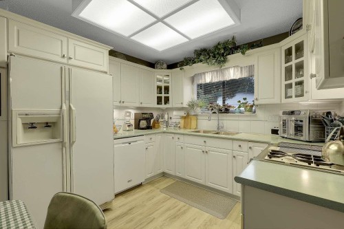 15-10880 152 Street, Surrey, BC 