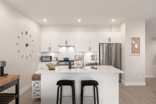 70-16433 19 Avenue, Surrey, BC 