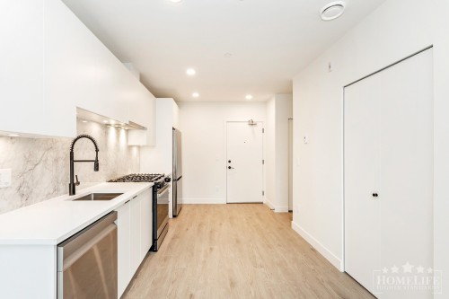 208-13258 105 Avenue, Surrey, BC 