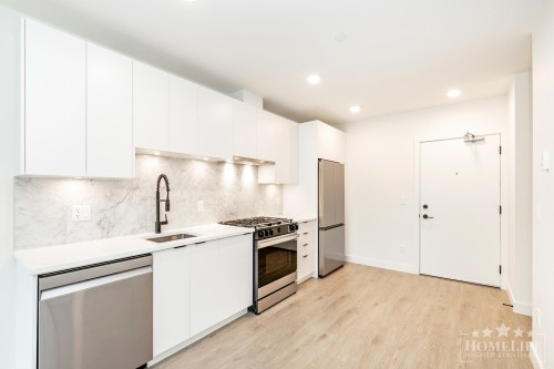 208-13258 105 Avenue, Surrey, BC 