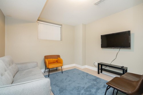 6075 165A Street, Surrey, BC 