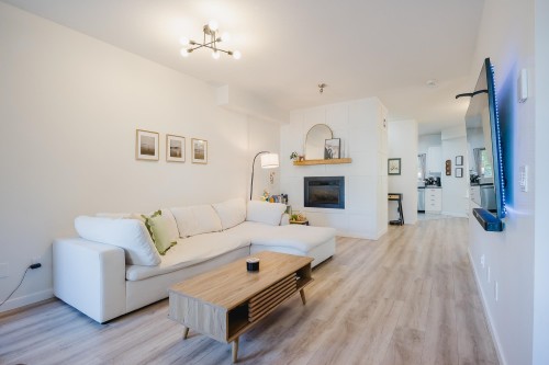 4-6852 193 Street, Surrey, BC 