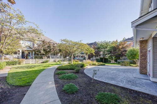 4-6852 193 Street, Surrey, BC 