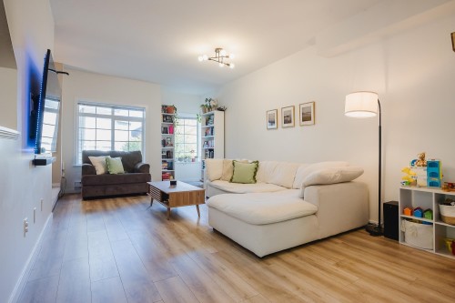 4-6852 193 Street, Surrey, BC 