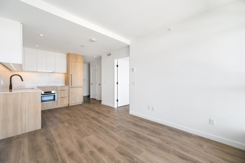 912-13685 102 Avenue, Surrey, BC 