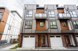 31-19760 55 Avenue  Langley, BC V3A 0L1