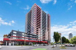 1811-10626 City Parkway  Surrey, BC V3T 0S3