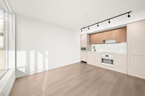 4208-13745 George Junction, Surrey, BC 