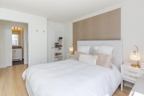 11-15588 32Nd Avenue, Surrey, BC 