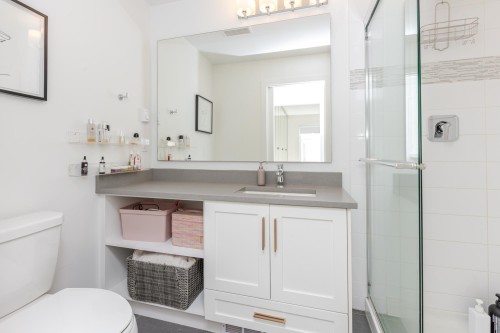 11-15588 32Nd Avenue, Surrey, BC 