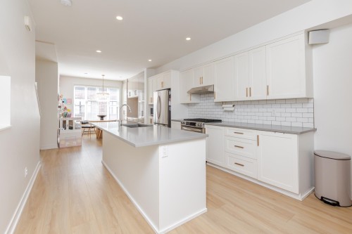 11-15588 32Nd Avenue, Surrey, BC 