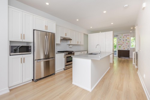 11-15588 32Nd Avenue, Surrey, BC 