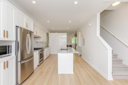 11-15588 32Nd Avenue, Surrey, BC 