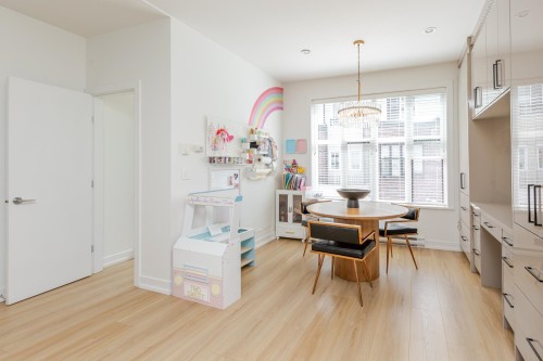 11-15588 32Nd Avenue, Surrey, BC 