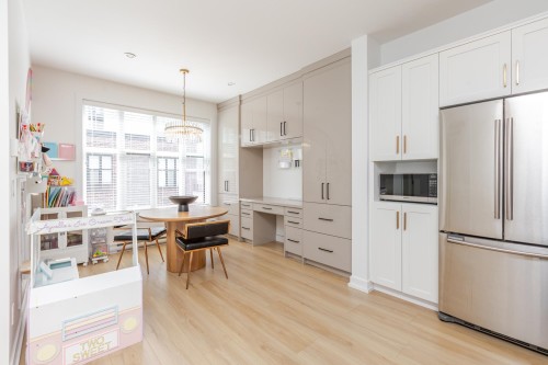 11-15588 32Nd Avenue, Surrey, BC 