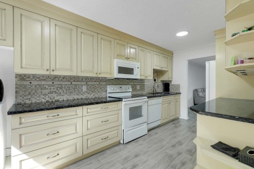 252-9452 Prince Charles Boulevard, Surrey, BC 