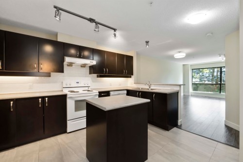 338-10838 City Parkway, Surrey, BC 