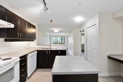 338-10838 City Parkway, Surrey, BC 