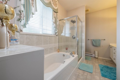 15638 33 Avenue, Surrey, BC 