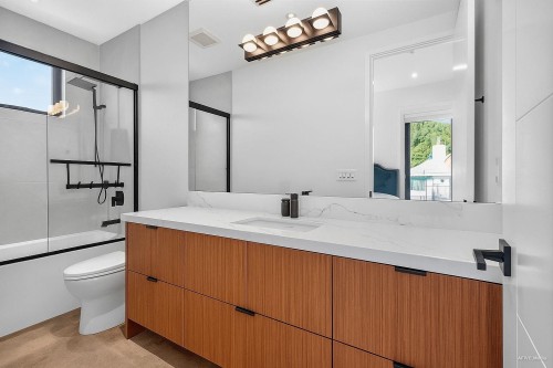 9376 164 Street, Surrey, BC 