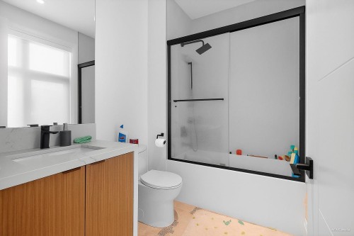 9376 164 Street, Surrey, BC 