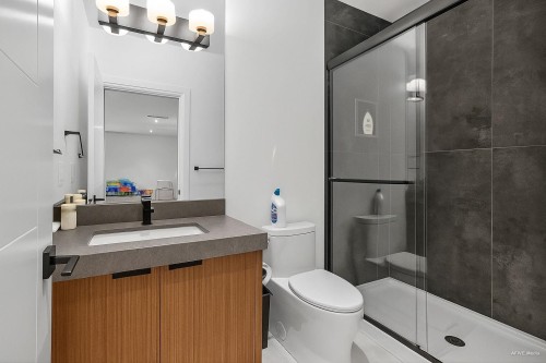 9376 164 Street, Surrey, BC 