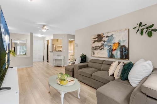 207-10186 155 Street, Surrey, BC 