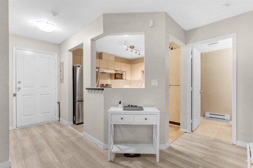 207-10186 155 Street, Surrey, BC 