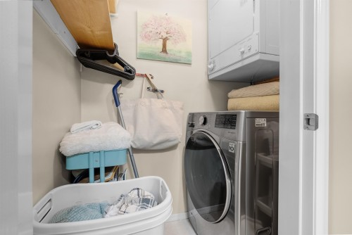 207-10186 155 Street, Surrey, BC 