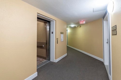 207-10186 155 Street, Surrey, BC 