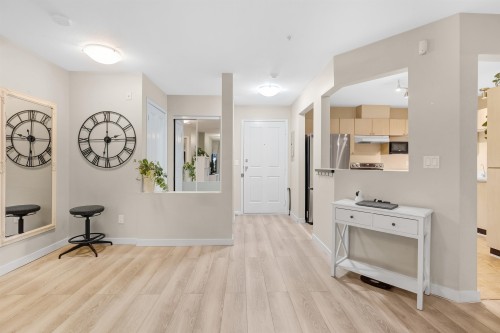 207-10186 155 Street, Surrey, BC 