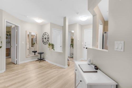 207-10186 155 Street, Surrey, BC 