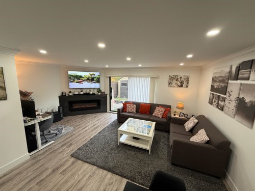 222-9462 Prince Charles Boulevard, Surrey, BC 