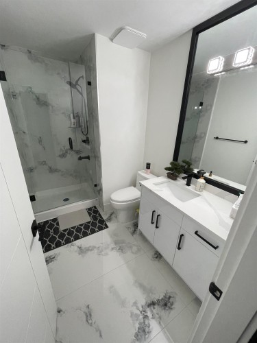 222-9462 Prince Charles Boulevard, Surrey, BC 