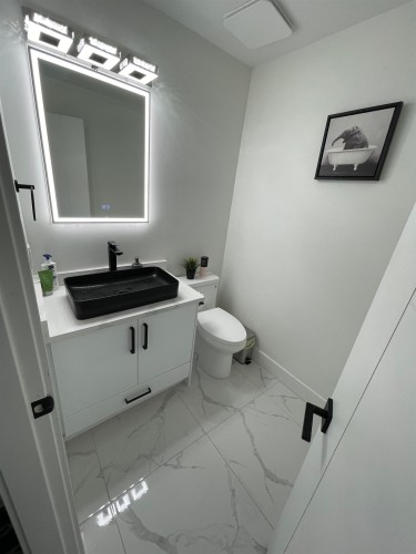 222-9462 Prince Charles Boulevard, Surrey, BC 